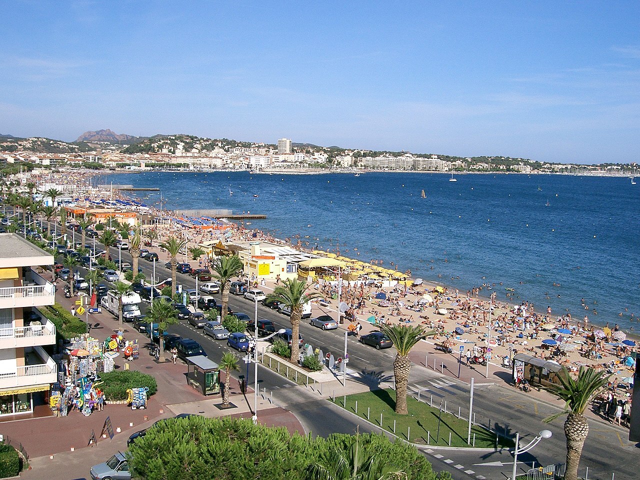 Fréjus-Plage_-_panoramio