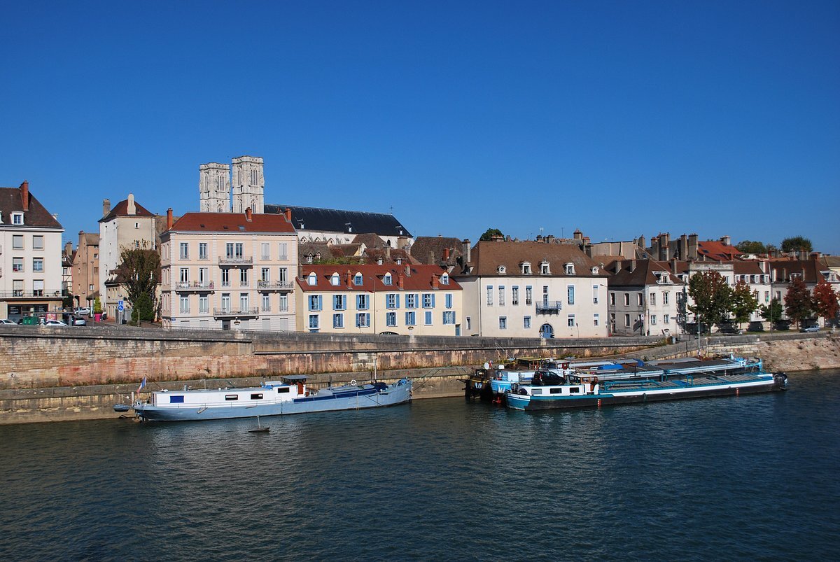 the-quai-de-la-poterne